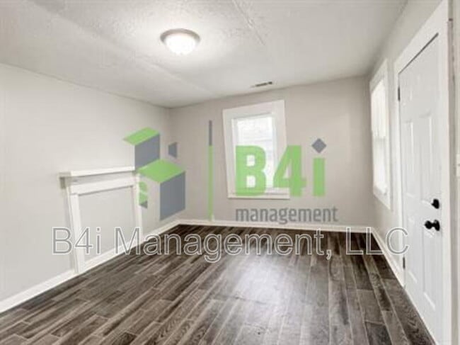 Building Photo - 2056 Mason St