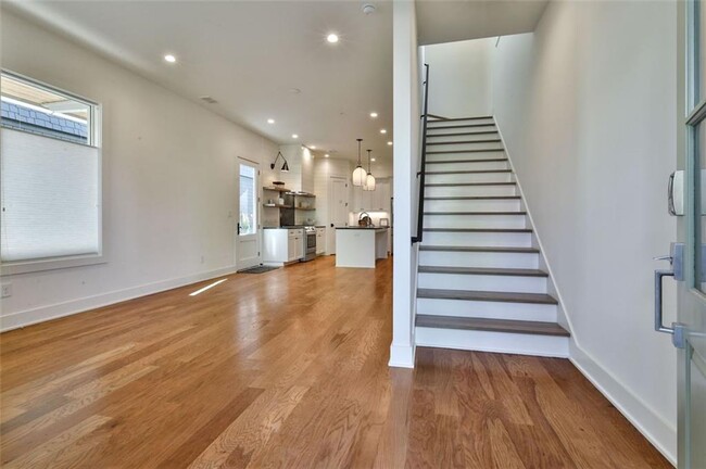 Building Photo - 287 Ravenhurst Ln