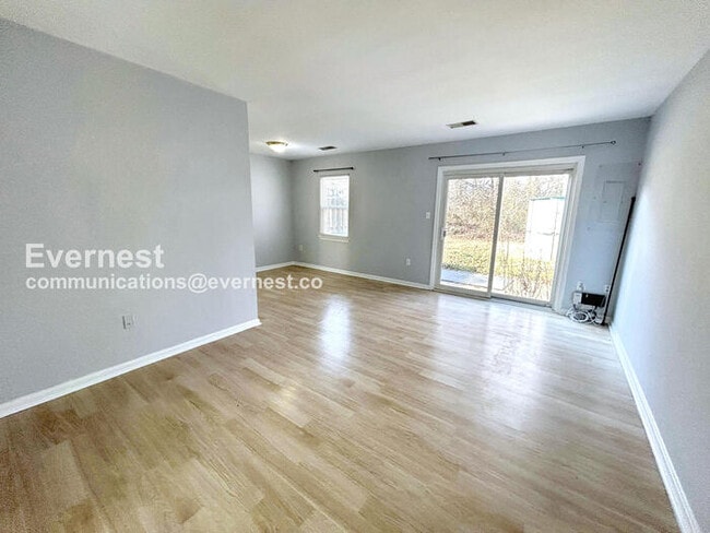 Building Photo - 1246 Thomas Jefferson Pl