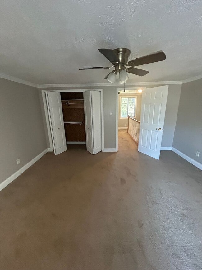 Building Photo - Modern 1 Bedroom Townhome in Prime Moon Township Location!