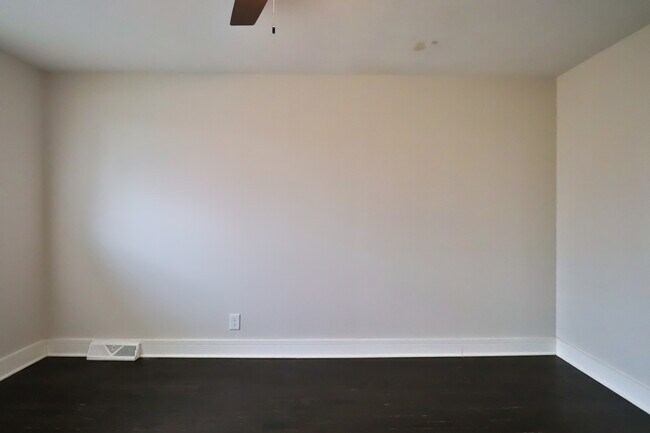 Building Photo - 16039 Marian Dr