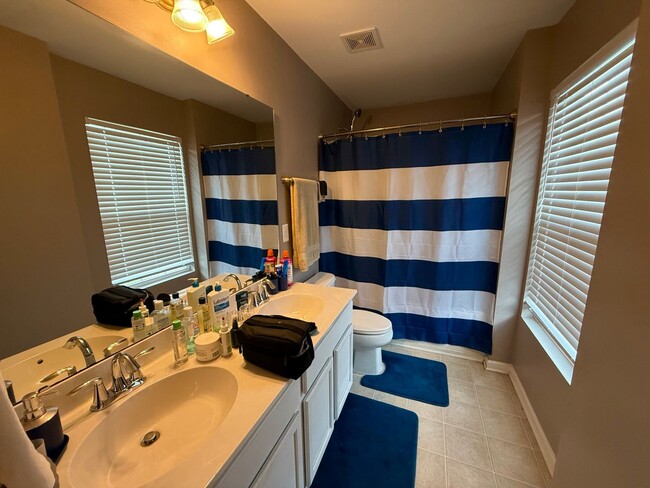 Building Photo - 4 Bedroom 2.5 Bath House in Quail Hill Goo...