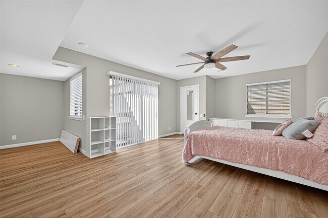 Building Photo - 1320 Chardonnay Dr