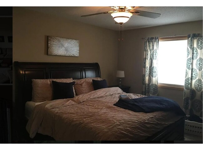 Building Photo - Four Bedroom Single Family Home In Otsego