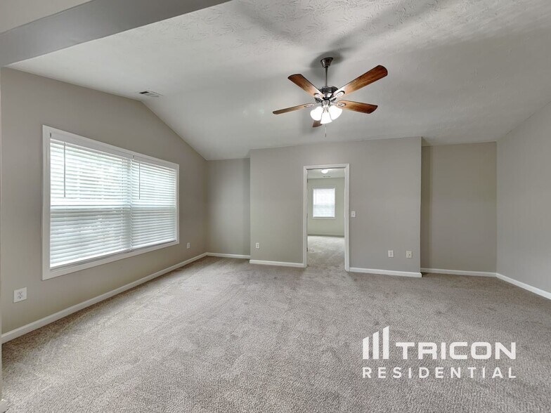 Building Photo - 714 Thompson Ridge Dr
