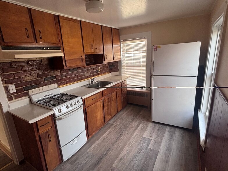 Kitchen - 140 North Ave