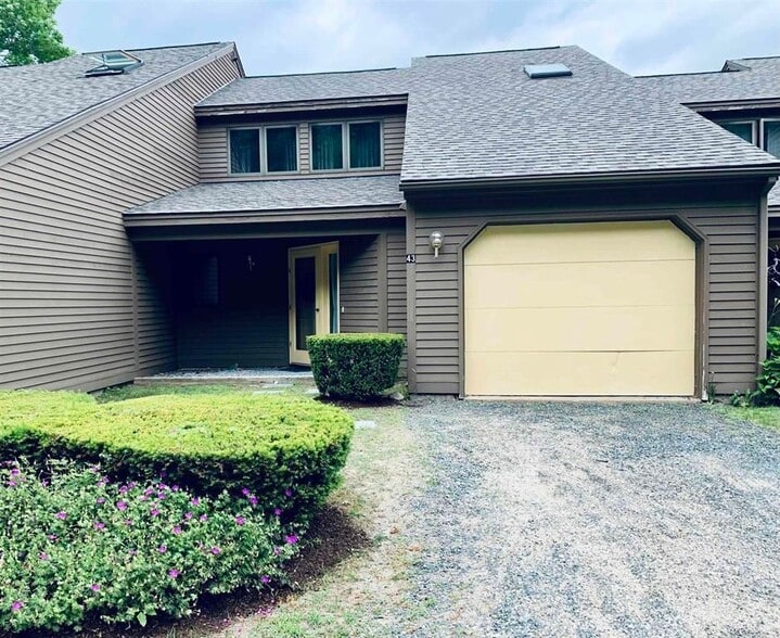 Building Photo - 61 Woodbury, 43