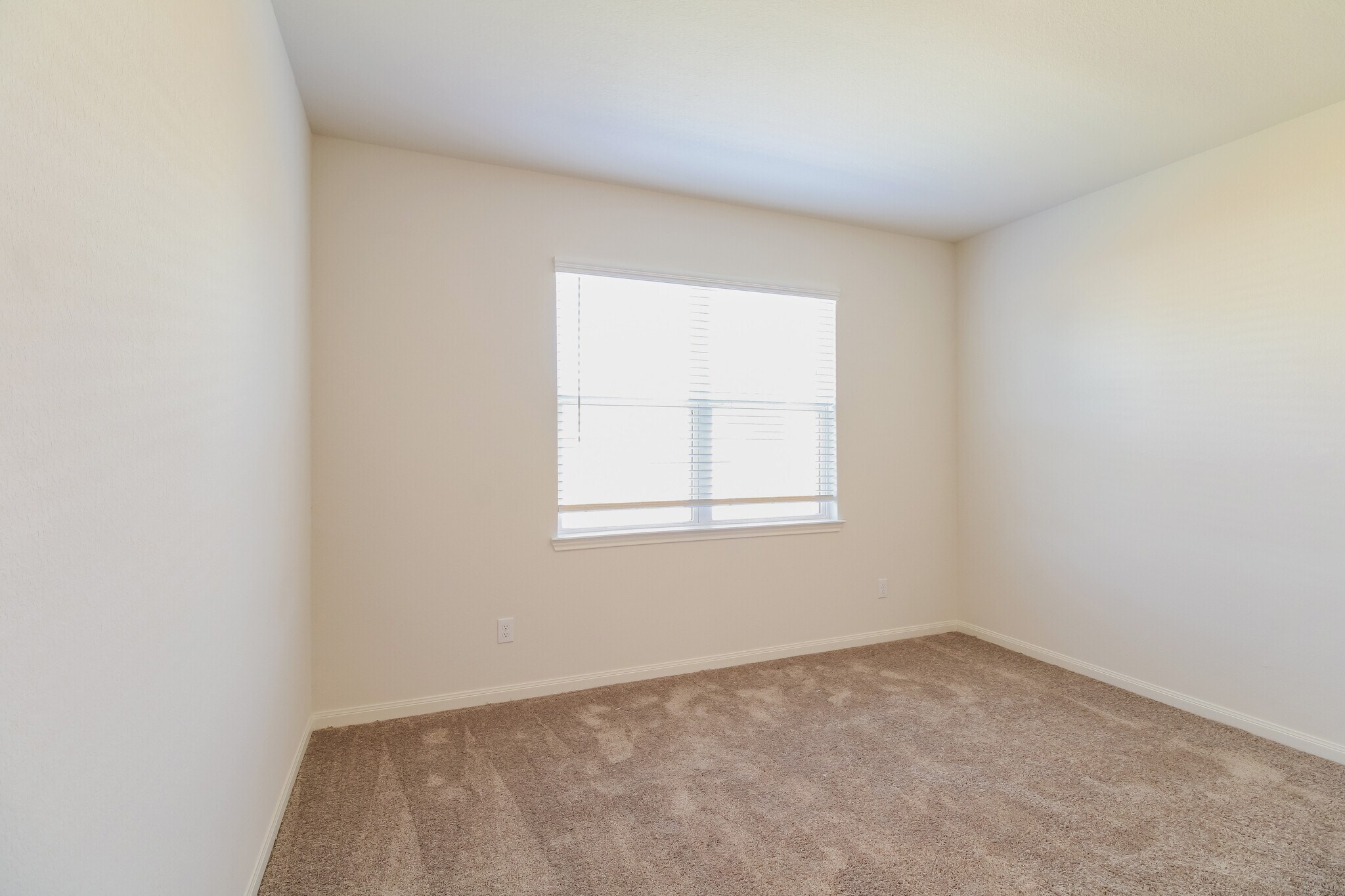 Building Photo - 26836 Steinbeck Dr