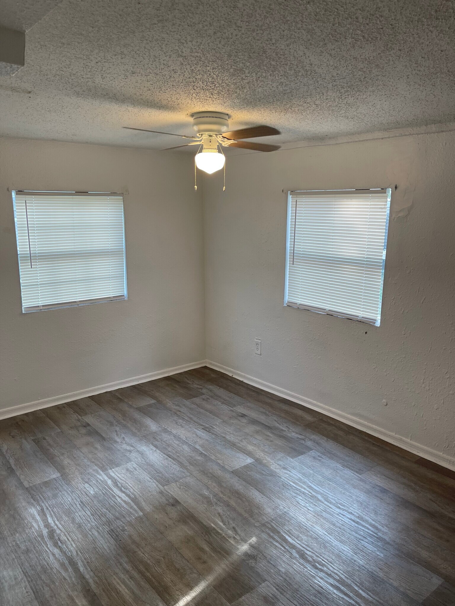 Building Photo - 8722 N Brooks St