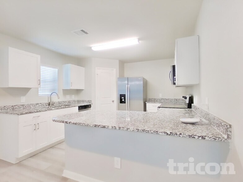Building Photo - 15673 Briar Frst Dr