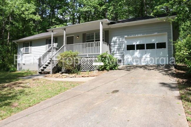 Primary Photo - Beautiful Ranch- style home in Douglasville