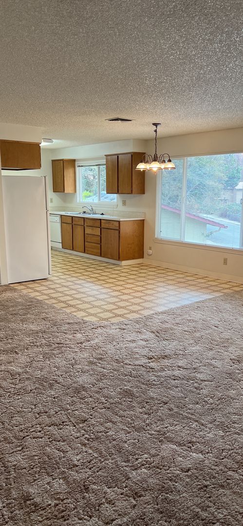 Building Photo - 2187-2189 NW North Hill Dr