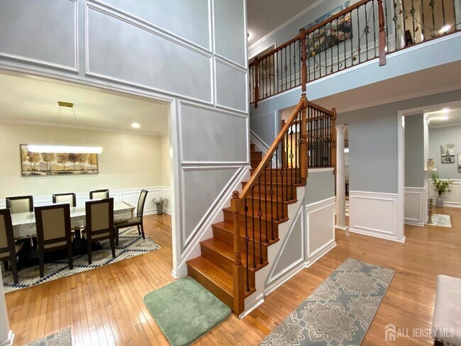 Building Photo - 2 Hampshire Pl