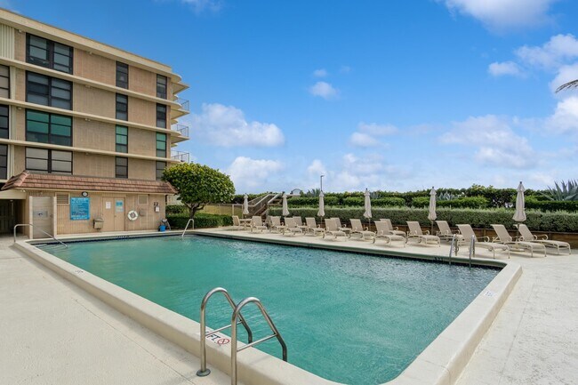 Building Photo - 3200 S Ocean Blvd