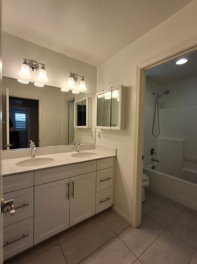 Building Photo - MUST SEE!!! Newer construction build w/ fixed SDGE Bill! Central A/C and Heat!