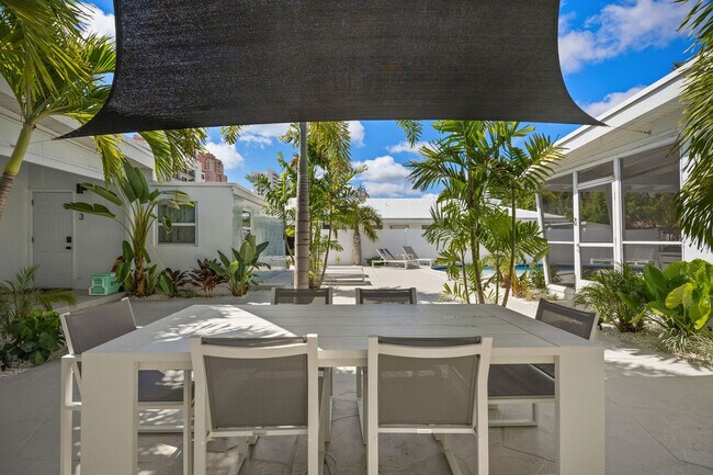 Building Photo - 2407 NE 33rd Ave