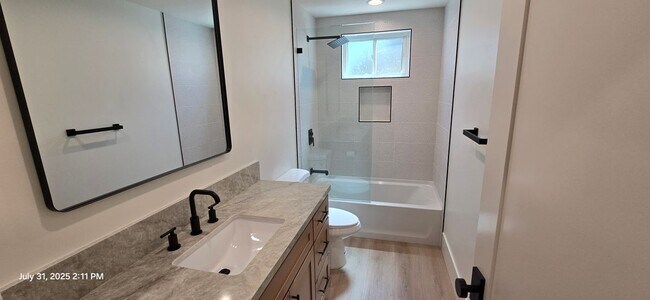 Building Photo - 3024 Sonrisa Dr