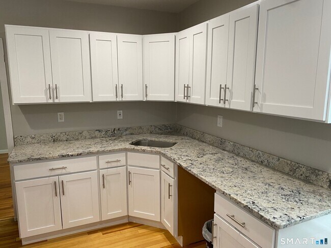 Building Photo - 407 West St