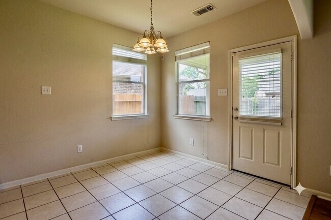 Building Photo - 5102 Heatherdawn Ct