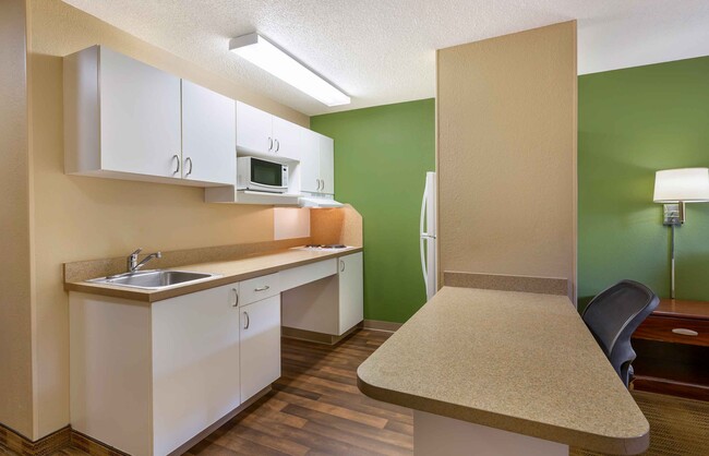 Building Photo - Furnished Studio-Sacramento - Vacaville