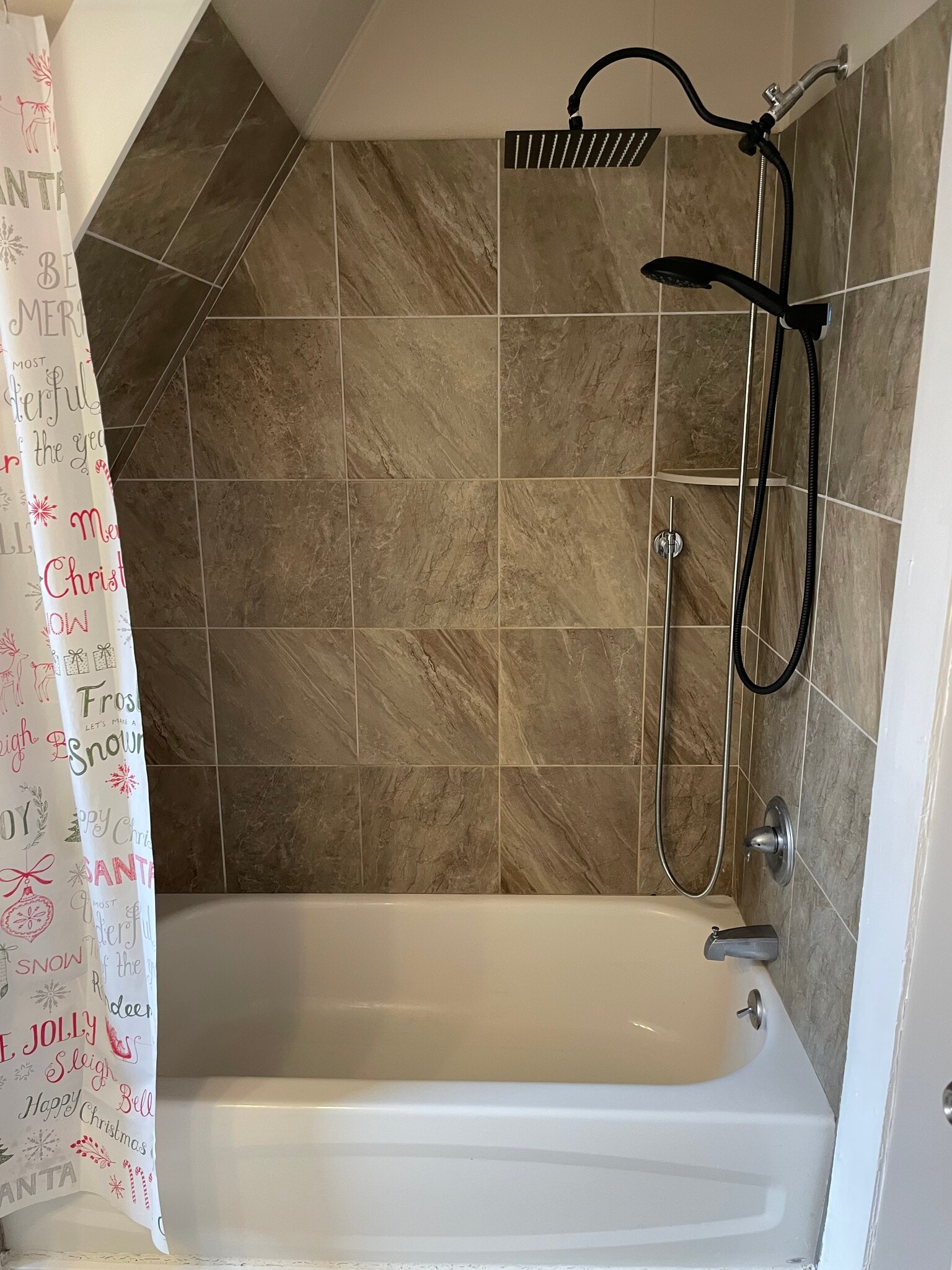 Building Photo - 592 E Montcalm St