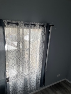 Building Photo - 1537 N Linder Ave