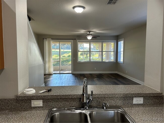 Building Photo - 1674 W Spring Meadow Loop