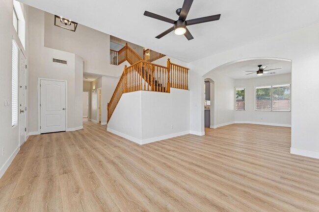 Building Photo - 18024 W Maui Ln