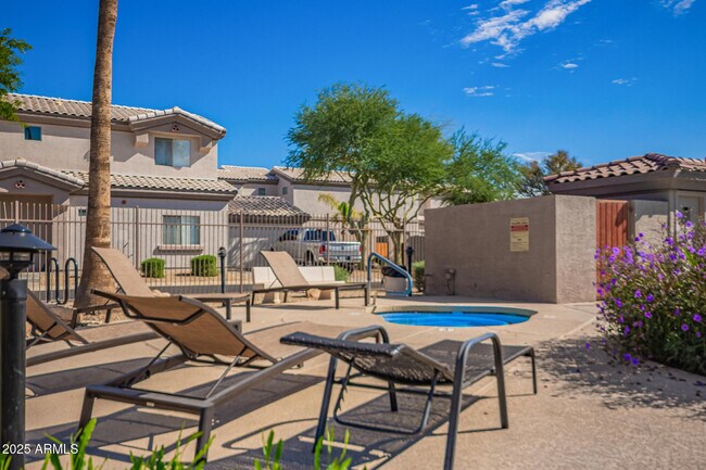 Building Photo - 7978 W Beck Ln