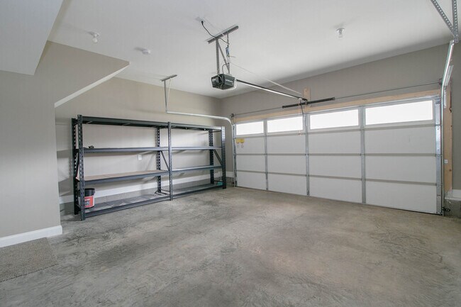 Building Photo - 180 Dundee Dr