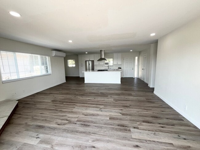 Building Photo - Modern 3-Bedroom Townhome in Chula Vista –...
