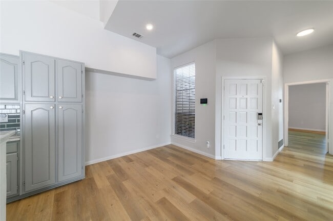 Building Photo - 6344 Winton St