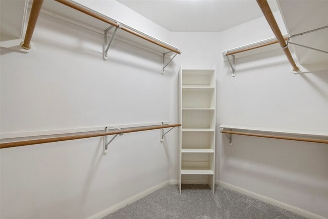 Building Photo - 35 N York Gate Ct