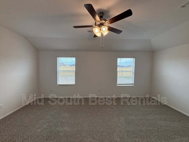 Building Photo - 6416 Newark Dr