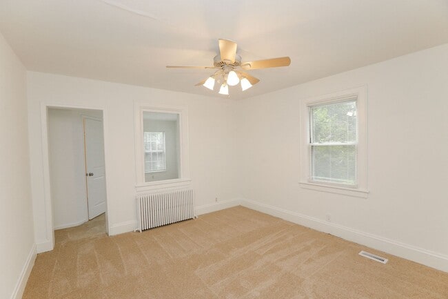 Building Photo - Beautiful Lake Home Rental in Norfolk!
