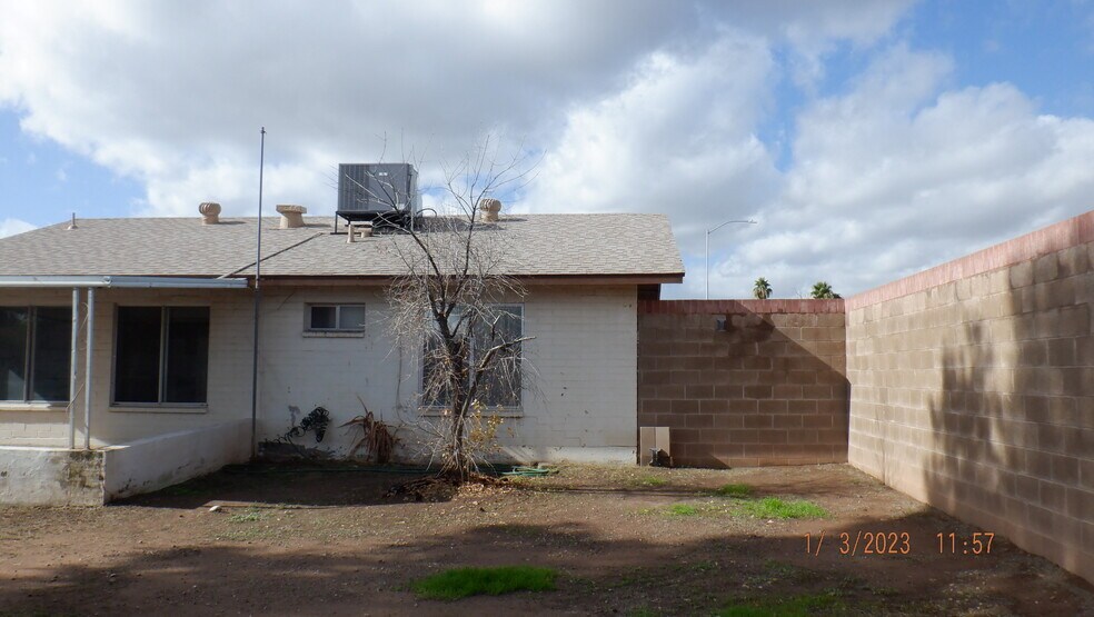 back yard - 563 N Santa Anna