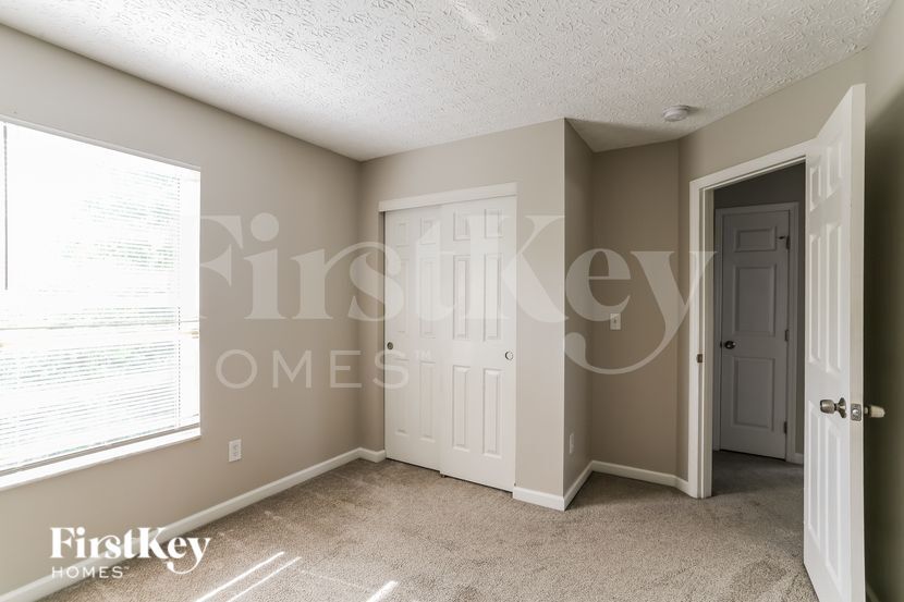 Building Photo - 2015 Prominence Dr