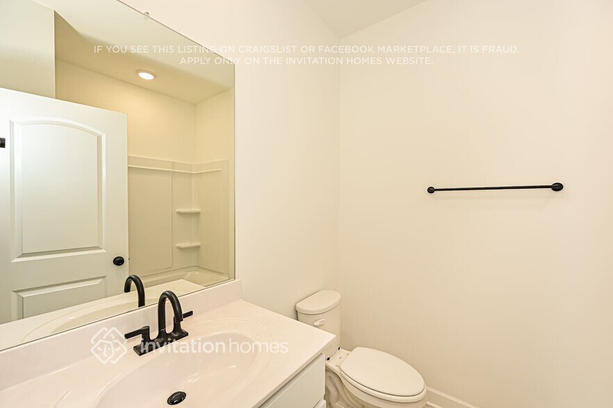 Building Photo - 212 E Millbrook Dr