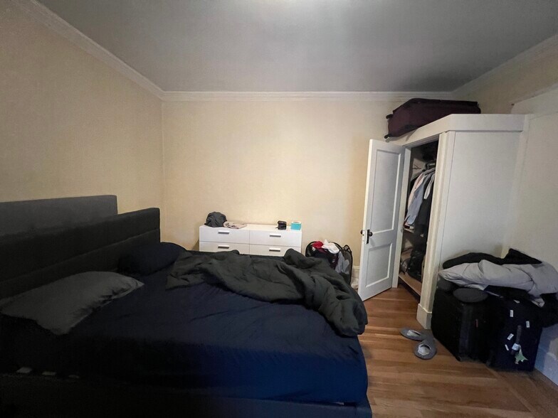 Building Photo - 73 Longwood Ave