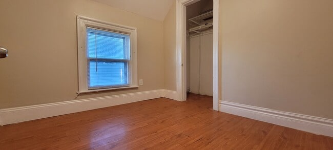 Building Photo - 628 25th St