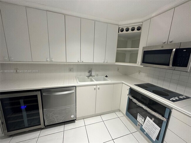 Building Photo - 200 SE 15th Rd