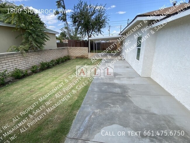 Building Photo - 1800 Shamrock Wy