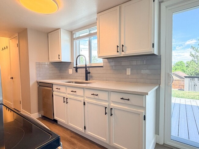 Building Photo - Updated Single-Family Home in Broomfield!