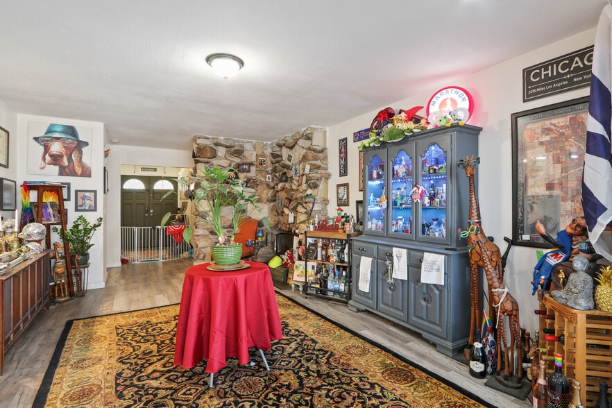 Building Photo - 1545 E 21st St