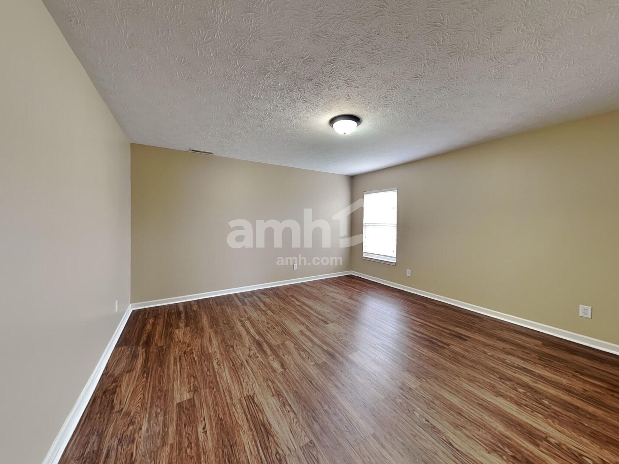 Building Photo - 1230 Highland Lake Way