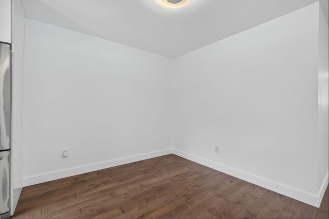 Building Photo - 110 Shore Ct