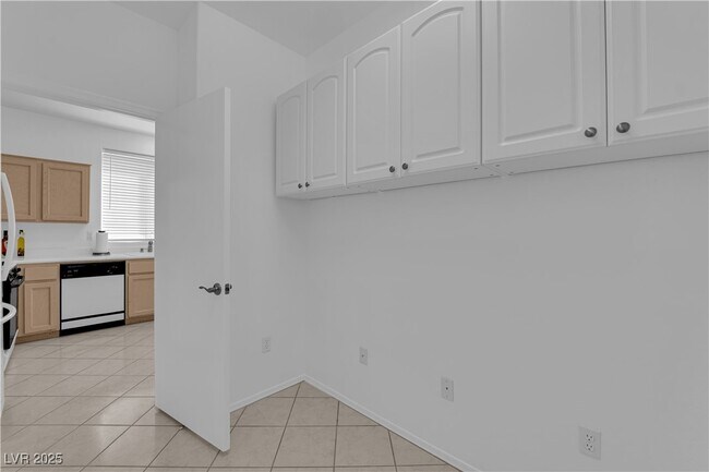 Building Photo - 2323 Barbers Point Pl