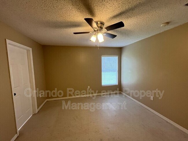 Building Photo - 550 Imperial Pl