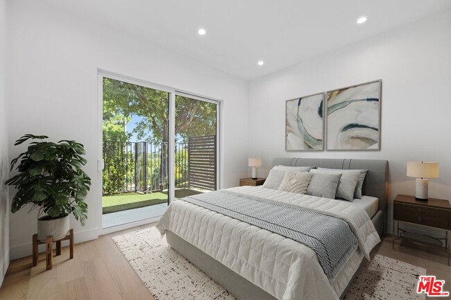 Building Photo - 16851 Encino Hills Dr