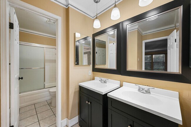 Building Photo - 3 Bedroom, 2.5 Bath Home in Flower Mound